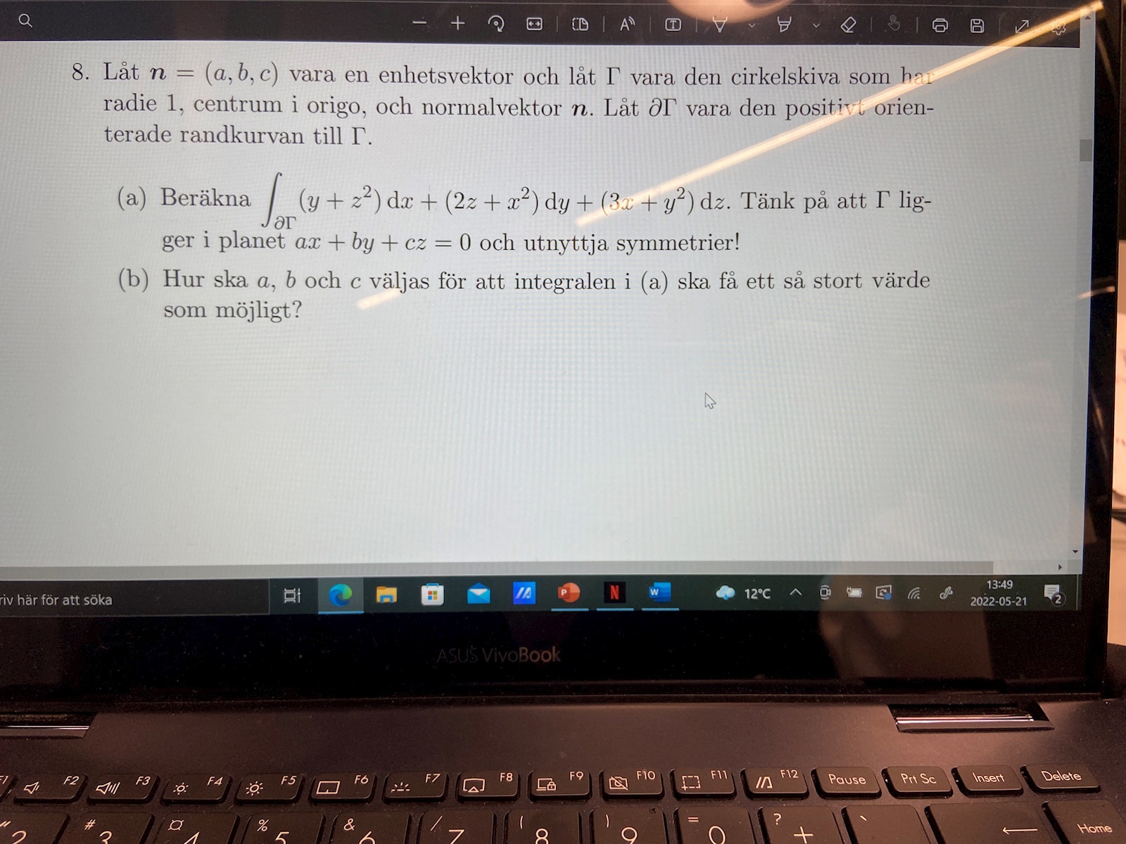 Flervariabelanalys Symmetri (Matematik/Universitet) – Pluggakuten